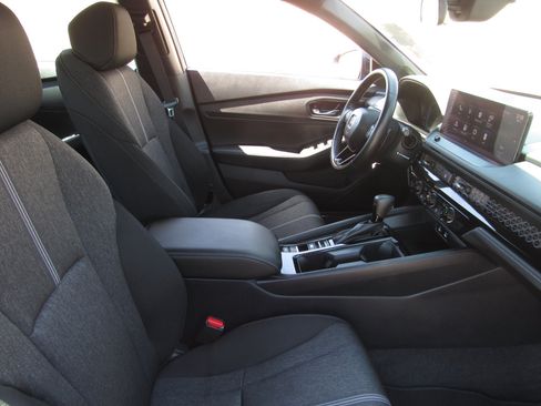 Used 2024 Honda Accord Sport image 9