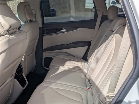 Used 2020 Lincoln Nautilus Reserve image 29