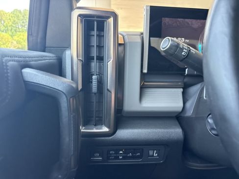 Certified 2024 GMC Hummer EV 2X AWD/4WD image 18