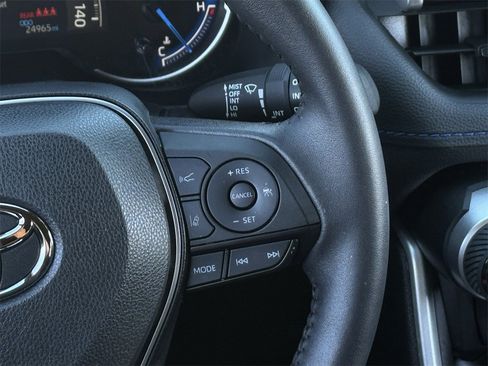 Used 2024 Toyota RAV4 SE image 16