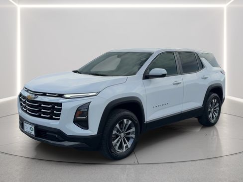 Used 2026 Chevrolet Equinox LT FWD image 1
