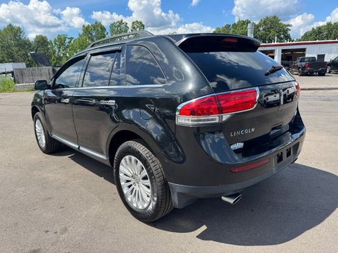 Used 2014 Lincoln MKX FWD image 3