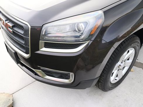 Used 2015 GMC Acadia SLE image 10