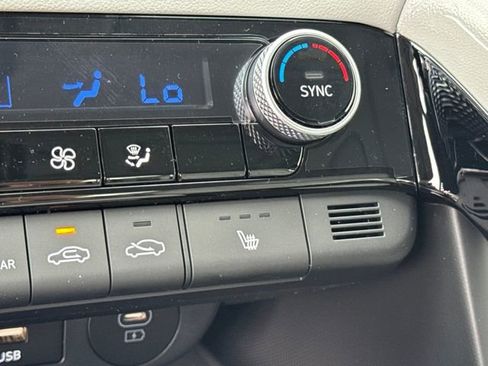 New 2026 Hyundai Elantra Limited FWD image 22