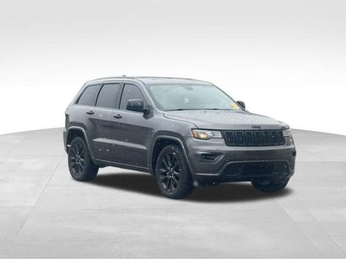 Used 2018 Jeep Grand Cherokee Altitude image 1