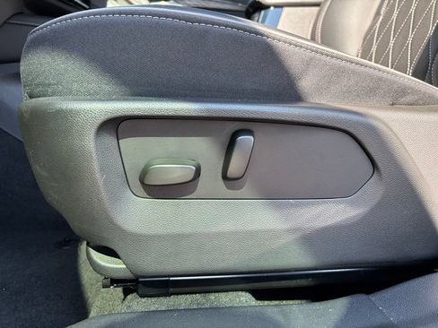 Used 2023 Buick Envision Avenir AWD/4WD image 17