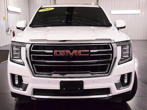 Used 2021 GMC Yukon SLT w/ SLT Premium Package image 2