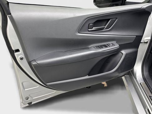 Used 2024 Toyota Prius LE image 31