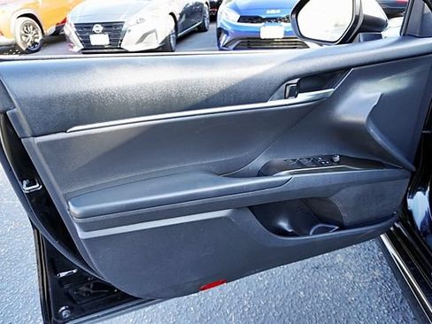 Used 2022 Toyota Camry SE FWD image 21