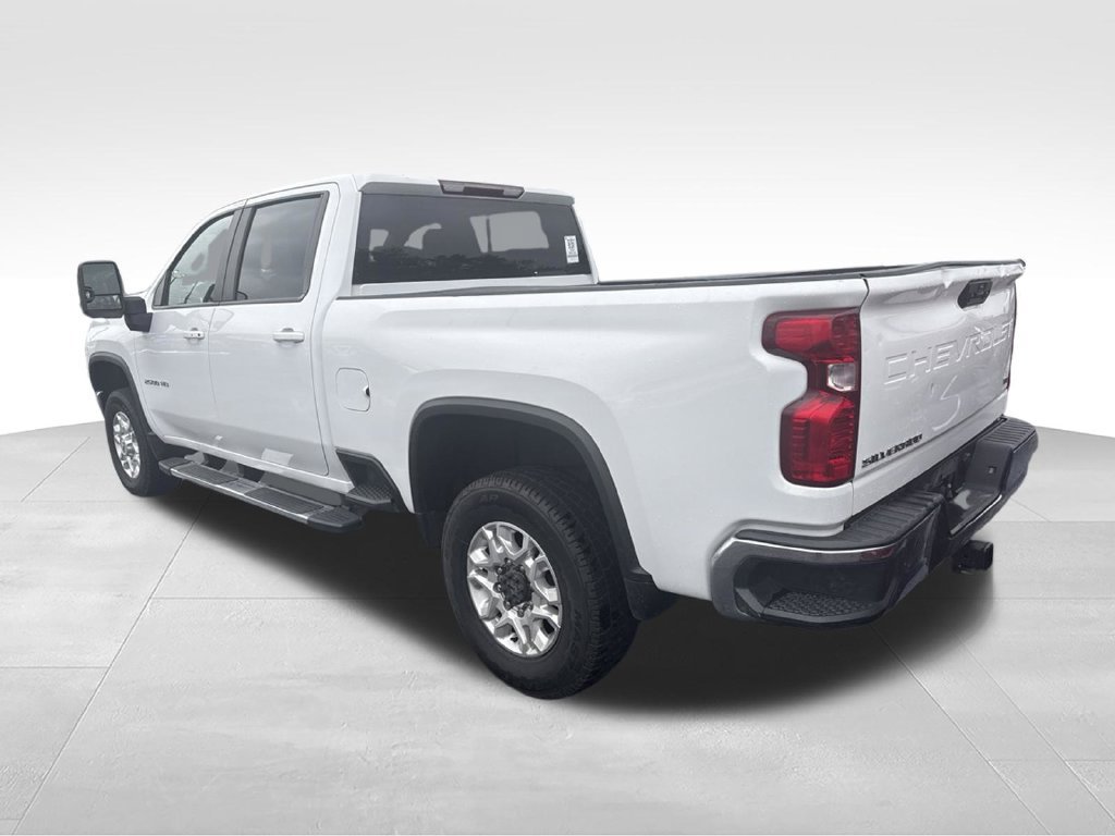 Used 2023 Chevrolet Silverado 2500 LT w/ Convenience Package AWD/4WD image 3