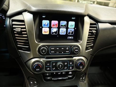 Used 2018 Chevrolet Suburban LT image 15