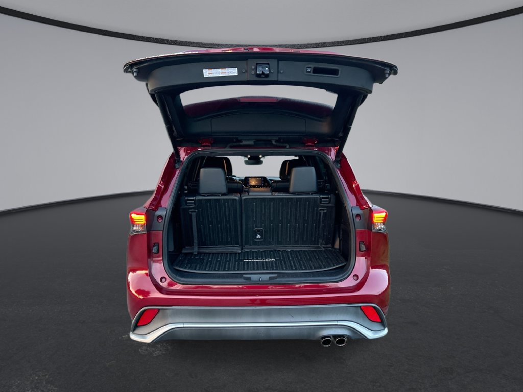 Used 2022 Toyota Highlander XSE FWD image 32