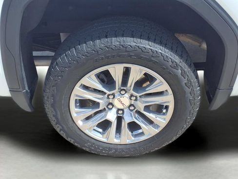 Used 2024 GMC Sierra 1500 Denali w/ Technology Package AWD/4WD image 9
