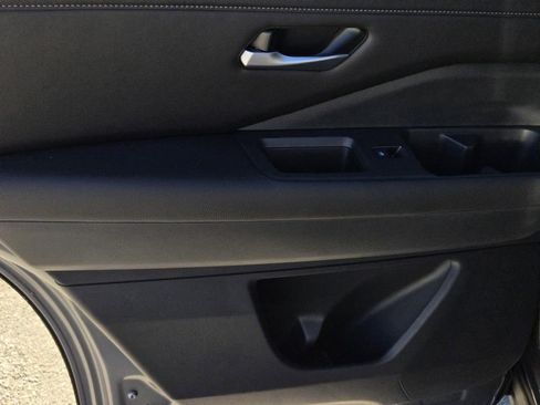 New 2026 Nissan Pathfinder SL image 12