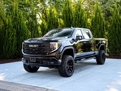 Used 2024 GMC Sierra 1500 Elevation w/ Elevation Premium Package AWD/4WD image 5