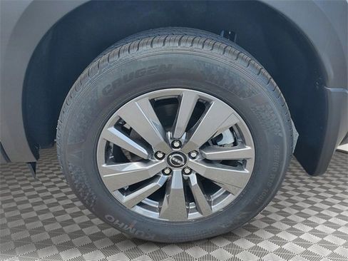 New 2025 Nissan Pathfinder S image 9