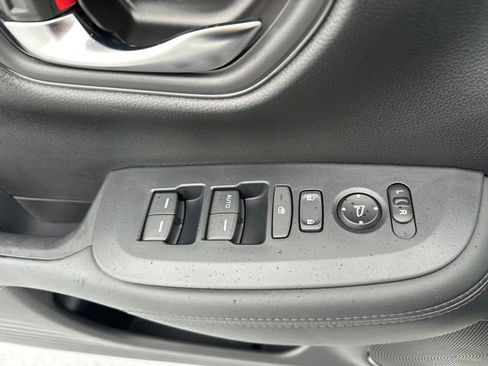 Certified 2023 Honda HR-V LX image 23