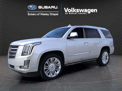 Used 2020 Cadillac Escalade Platinum AWD/4WD image 4