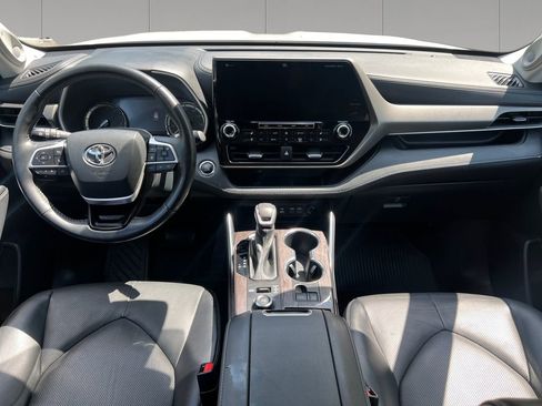 Used 2022 Toyota Highlander Limited AWD/4WD image 12