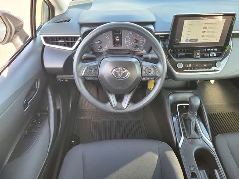 Used 2025 Toyota Corolla LE image 8