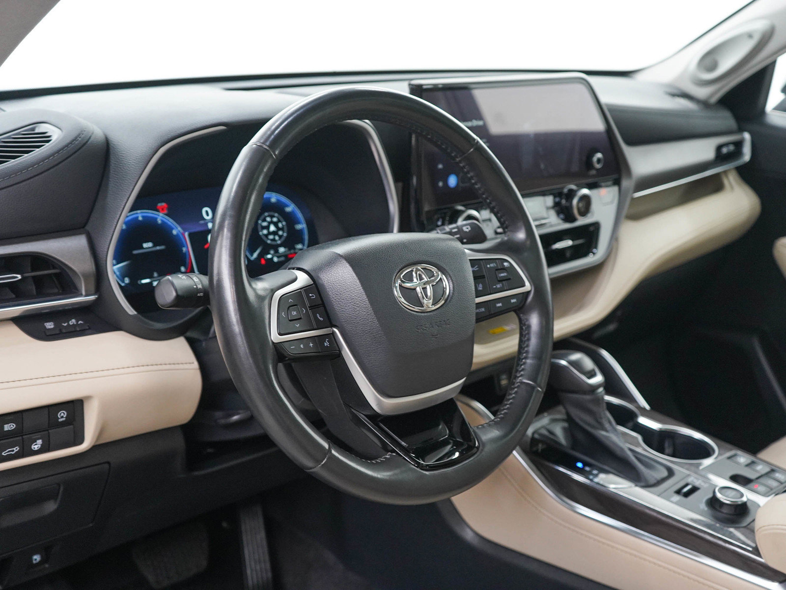 Used 2023 Toyota Highlander Limited AWD/4WD image 22