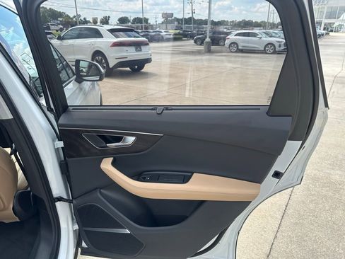 Used 2025 Audi Q7 3.0T Prestige image 24