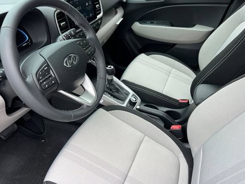 New 2026 Hyundai Venue SEL FWD image 9