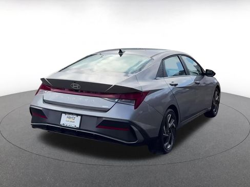 Used 2025 Hyundai Elantra Limited image 14