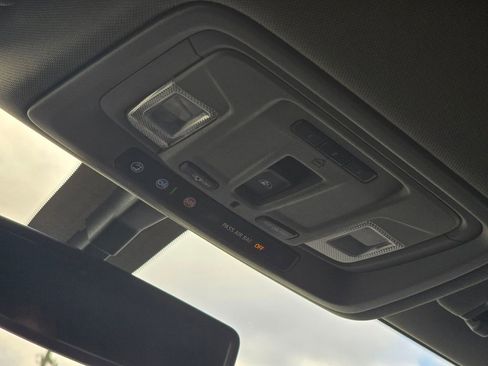 Used 2021 GMC Sierra 2500 SLT w/ SLT Premium Package image 39