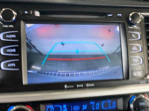 Used 2017 Toyota Highlander XLE AWD/4WD image 29