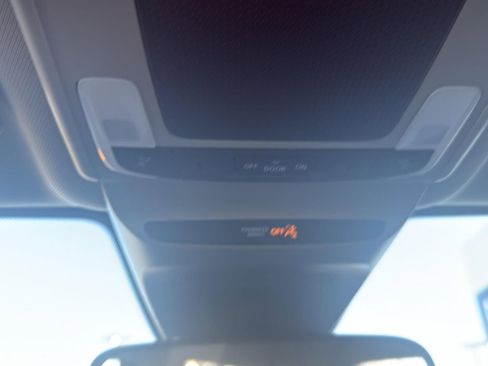 Used 2025 Honda HR-V LX image 23