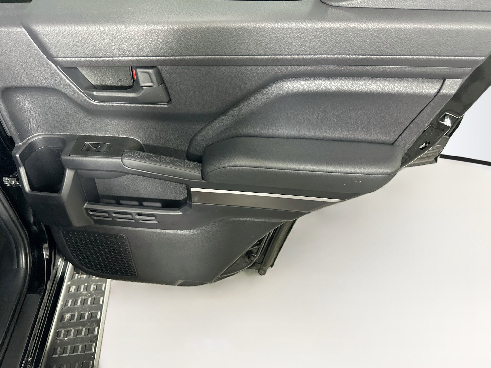 Used 2025 Toyota 4Runner SR5 AWD/4WD image 28