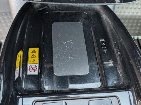 Used 2021 Toyota Prius Prime XLE image 27