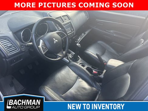 Used 2014 Mitsubishi Outlander Sport ES image 3