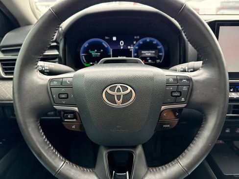 Used 2025 Toyota Camry XLE w/ Premium Plus Package FWD image 28