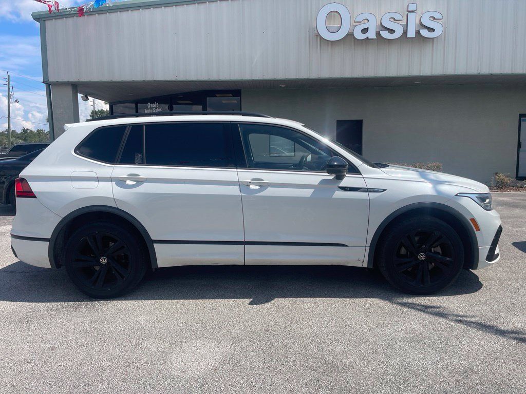Used 2023 Volkswagen Tiguan SE R-Line FWD image 1