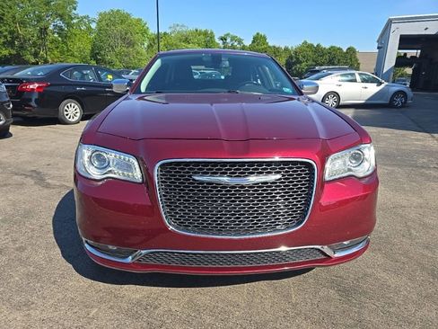 Used 2018 Chrysler 300 Limited AWD/4WD image 2