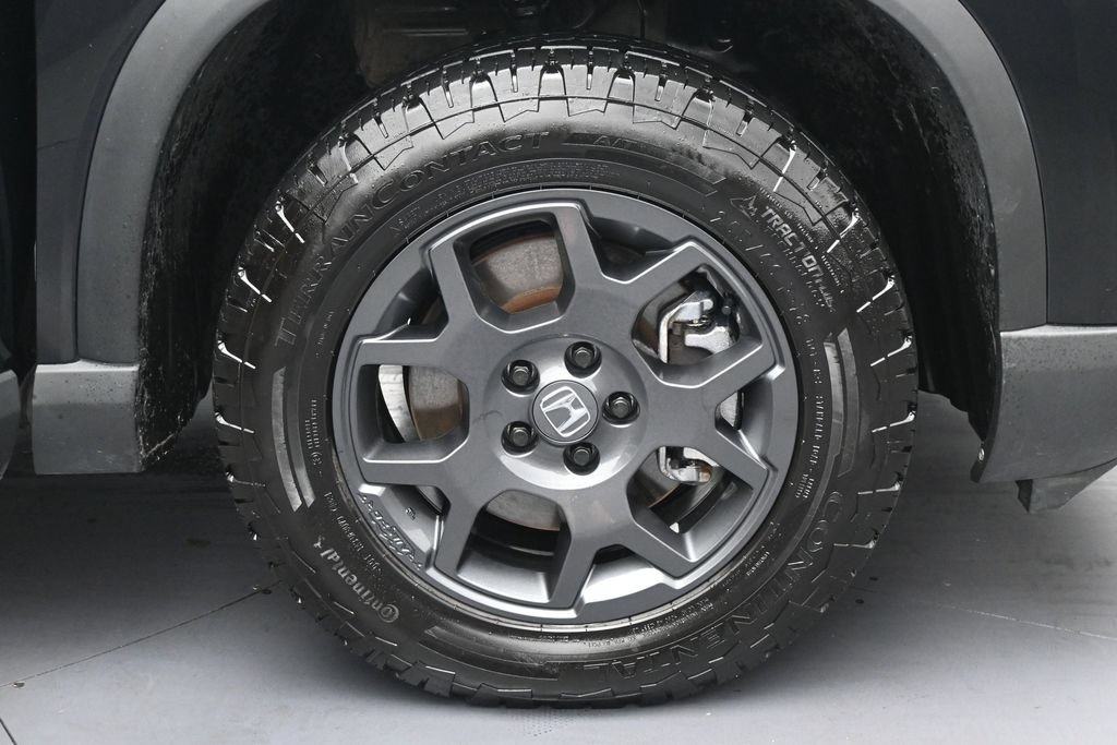 Used 2025 Honda Pilot TrailSport image 35