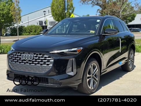 Used 2025 Audi Q5 Premium w/ Convenience Package AWD/4WD image 3
