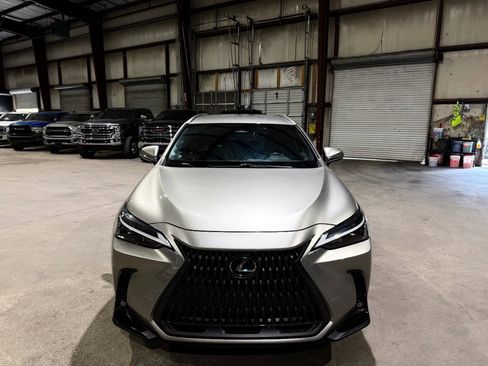 Used 2022 Lexus NX 250 FWD w/ Towing Package (2000 Lbs) image 10