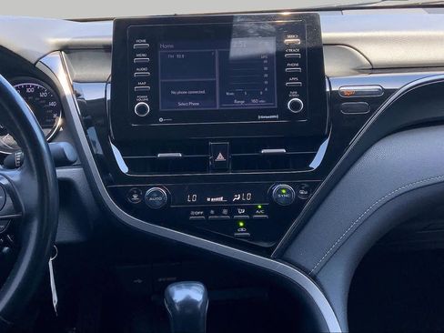 Used 2022 Toyota Camry SE FWD image 6
