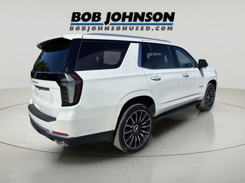 Used 2025 Chevrolet Tahoe High Country AWD/4WD image 3