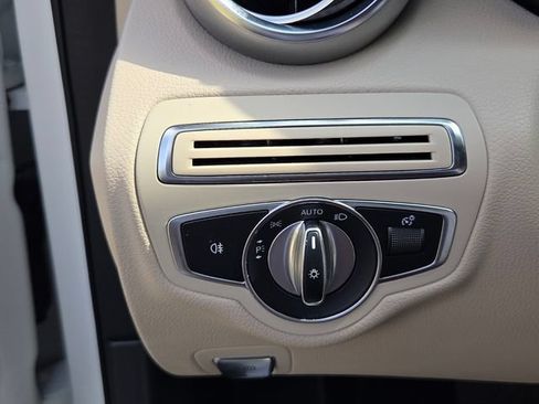 Used 2019 Mercedes-Benz C 300 Sedan image 25