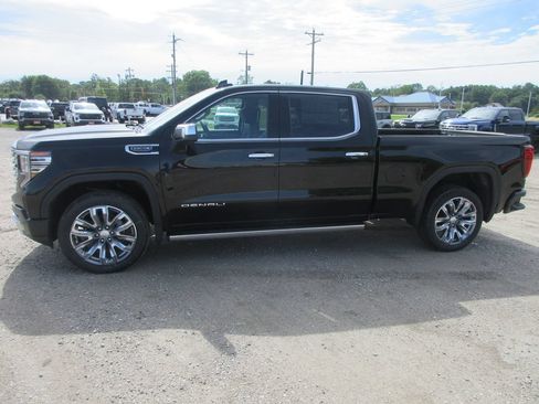 New 2026 GMC Sierra 1500 Denali w/ Denali Reserve Package AWD/4WD image 11