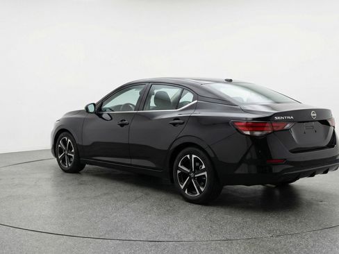Used 2025 Nissan Sentra SV image 6