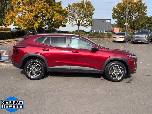 Used 2025 Chevrolet Trax LT w/ LT Convenience Package FWD image 8