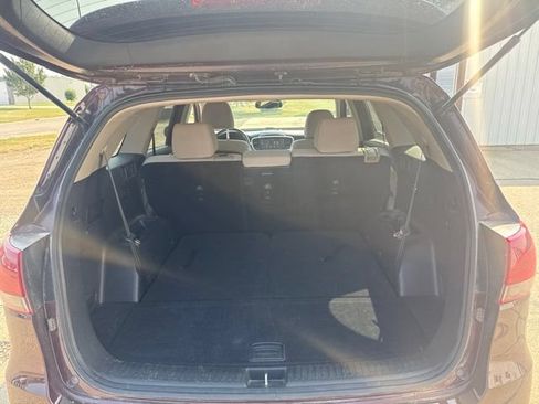 Used 2019 Kia Sorento FWD V6 w/ LX V6 Convenience Package image 16