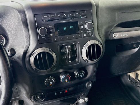 Used 2016 Jeep Wrangler Unlimited Sport AWD/4WD image 9