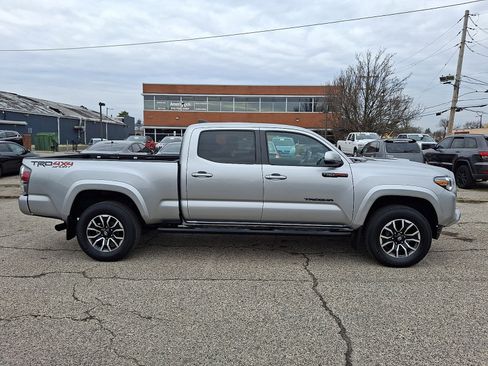 Used 2022 Toyota Tacoma TRD Sport image 7
