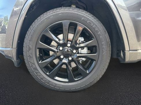Used 2019 Jeep Grand Cherokee Altitude RWD image 32